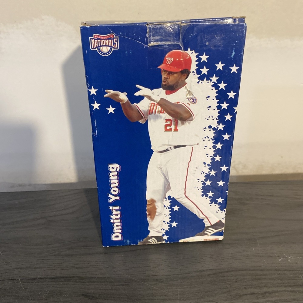 DMITRI YOUNG WASHINGTON NATIONALS BOBBLE HEAD‎